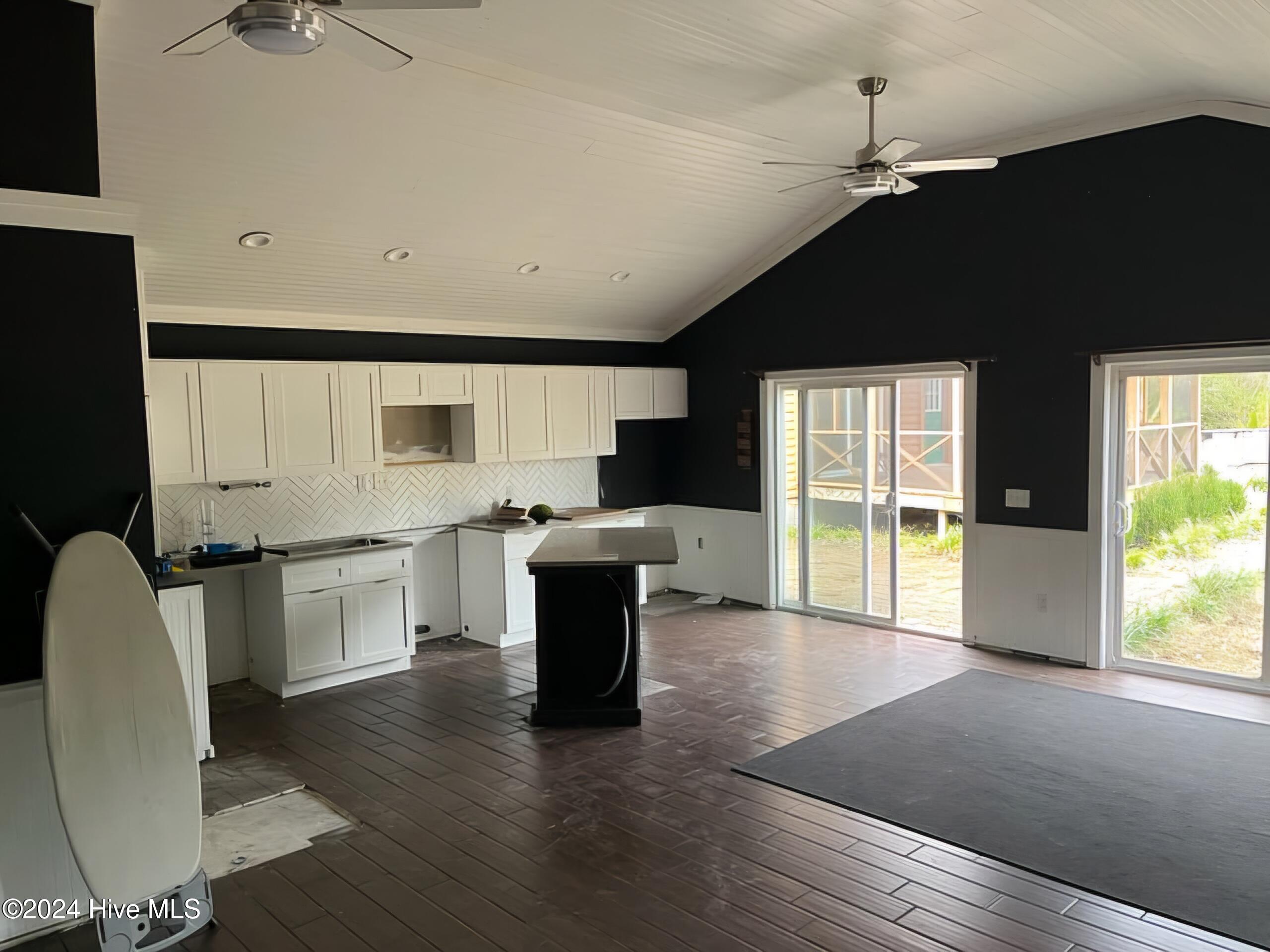 493 Highway 172 Hubert, NC 28539 - Photo 28 of 33 Guest Studio Cabin #2