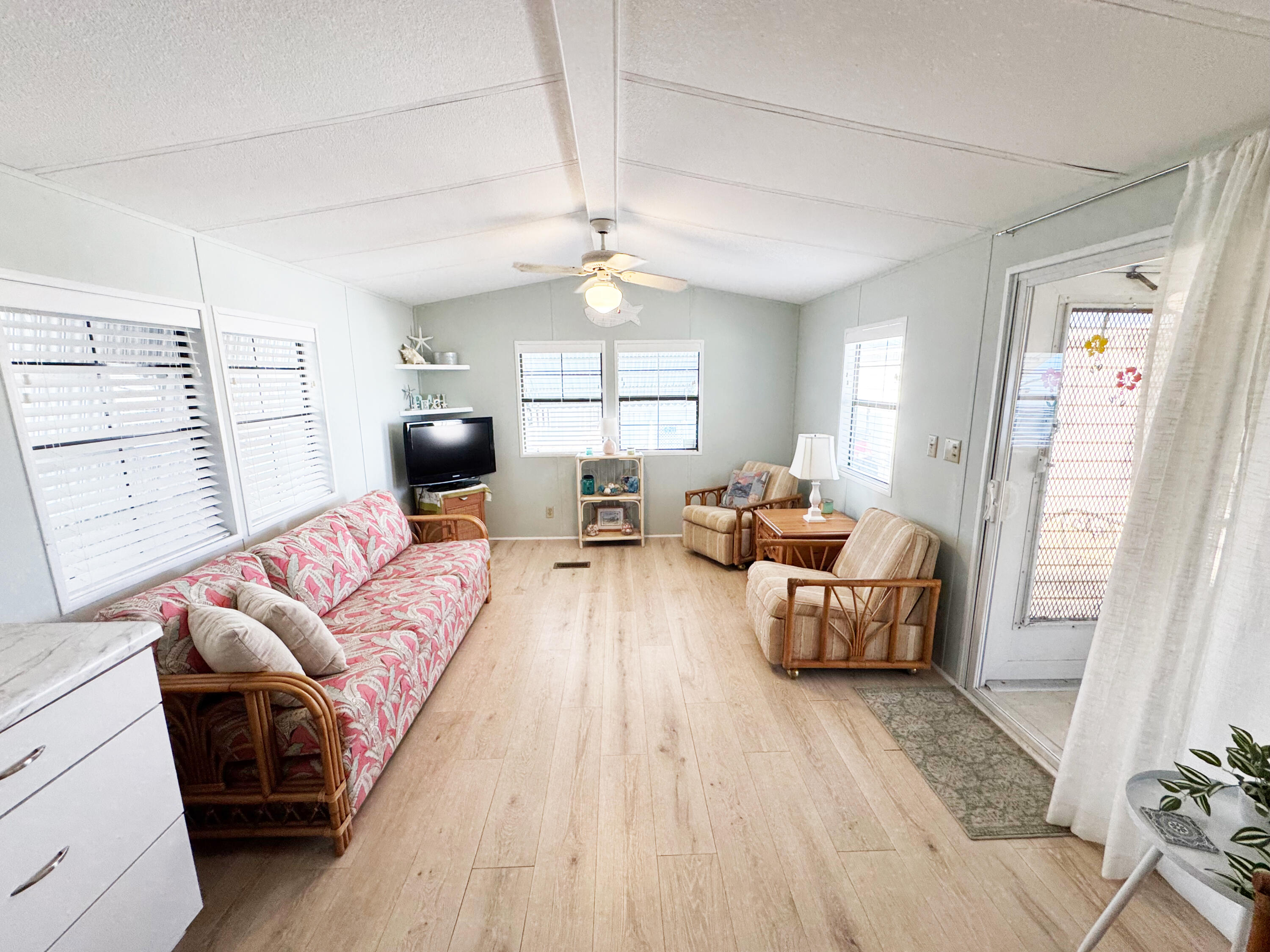 210 Cardinal Drive, Unit B Briny Breezes, FL 33435 - Photo 18 of 34 living room