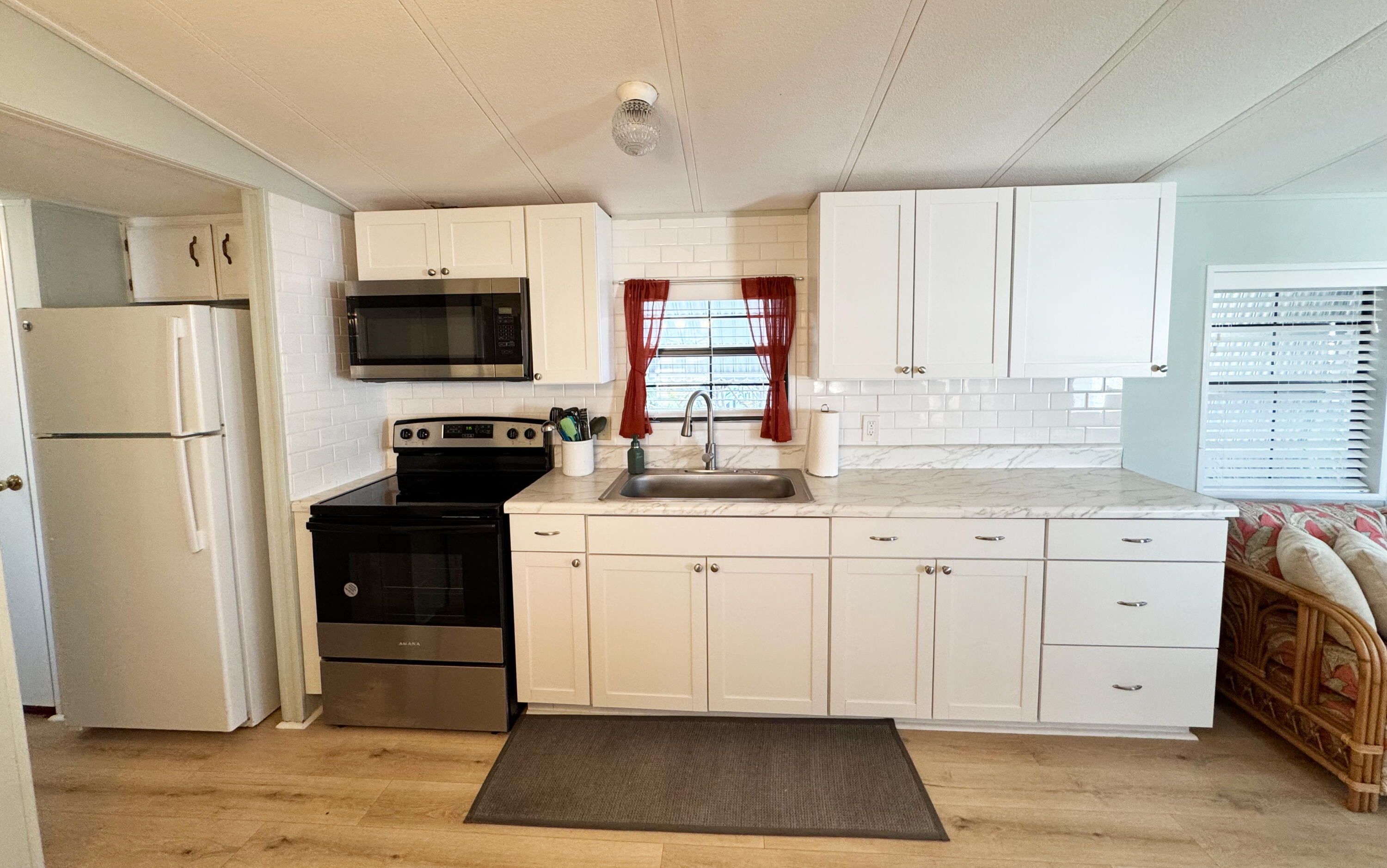 210 Cardinal Drive, Unit B Briny Breezes, FL 33435 - Photo 23 of 34 kitchen