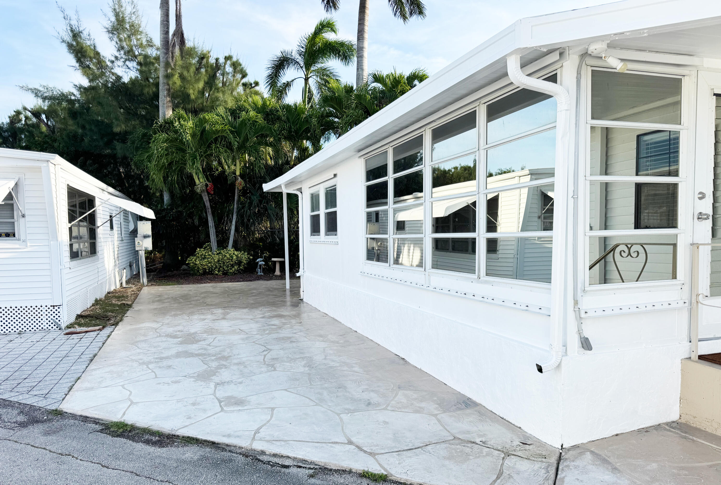 210 Cardinal Drive, Unit B Briny Breezes, FL 33435 - Photo 5 of 34 side