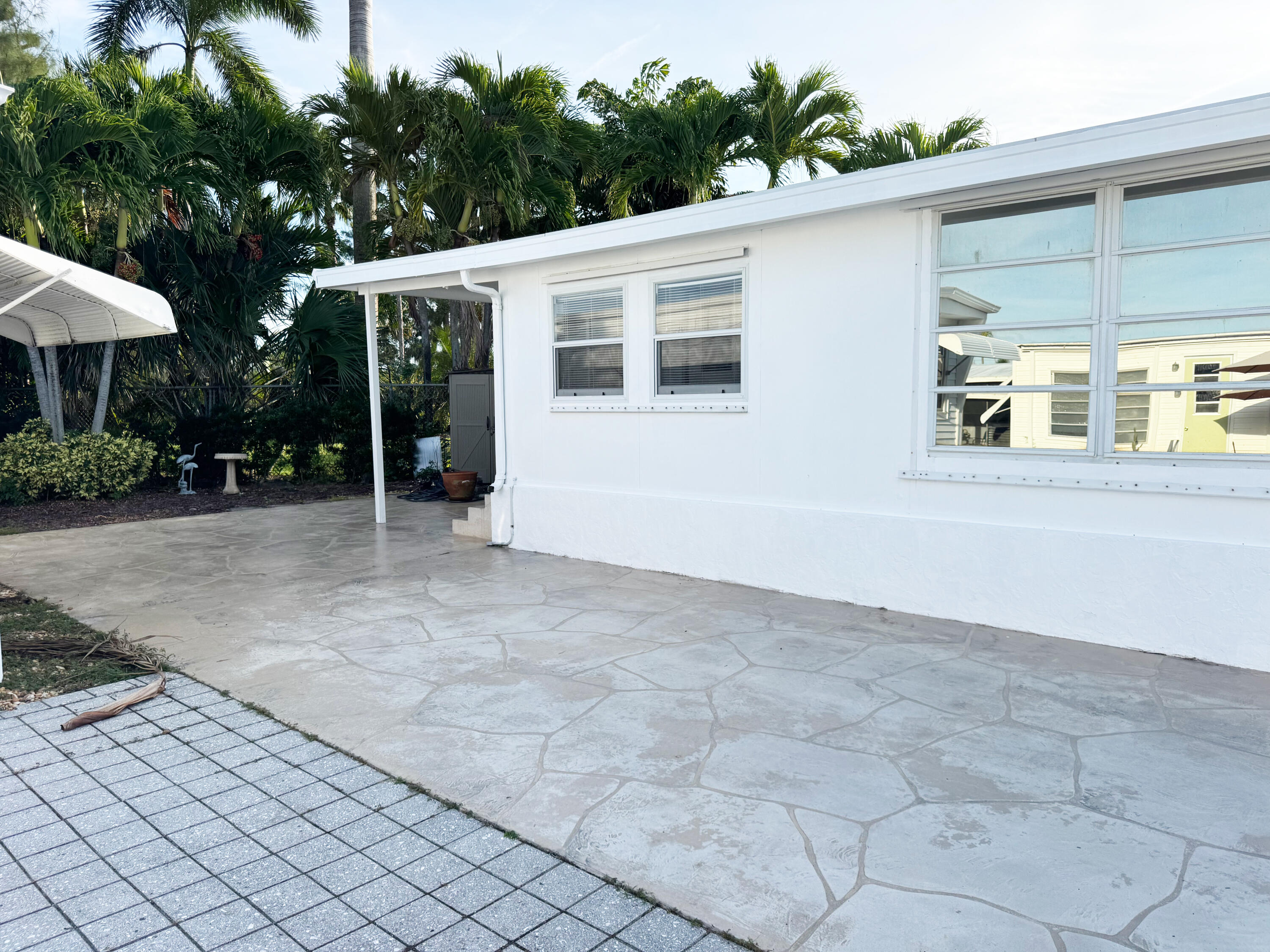 210 Cardinal Drive, Unit B Briny Breezes, FL 33435 - Photo 6 of 34 Driveway