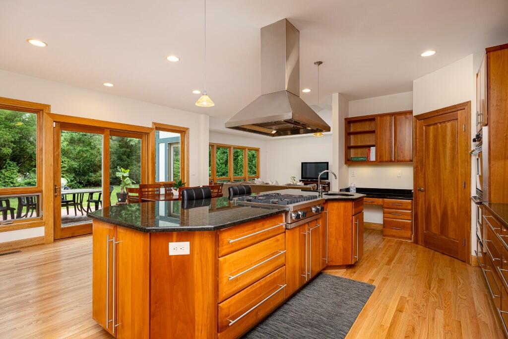 2135 Tuomy Road Ann Arbor, MI 48104 - Photo 6 of 70