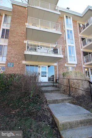$1,900 | 5709 Indian Court, Unit 190, Alexandria, VA 22303