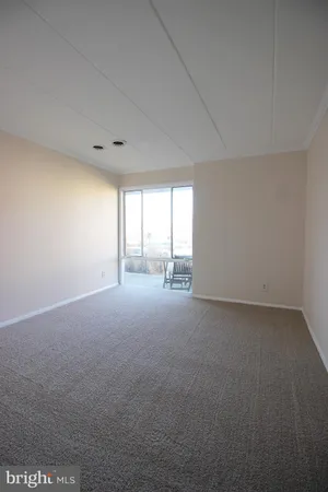 $1,900 | 5709 Indian Court, Unit 190, Alexandria, VA 22303