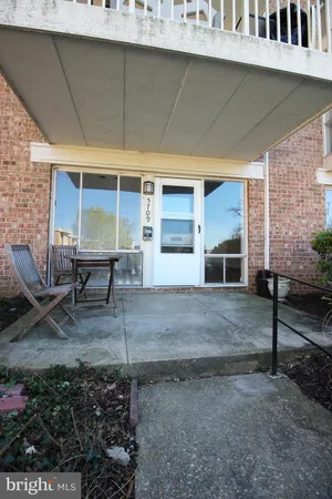 $1,900 | 5709 Indian Court, Unit 190, Alexandria, VA 22303