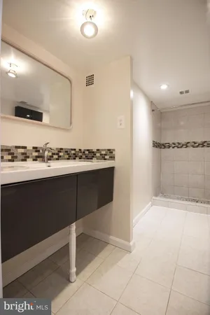 $1,900 | 5709 Indian Court, Unit 190, Alexandria, VA 22303