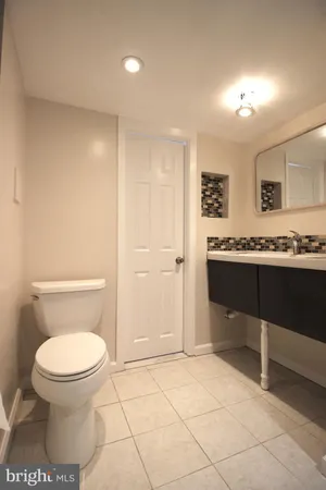 $1,900 | 5709 Indian Court, Unit 190, Alexandria, VA 22303