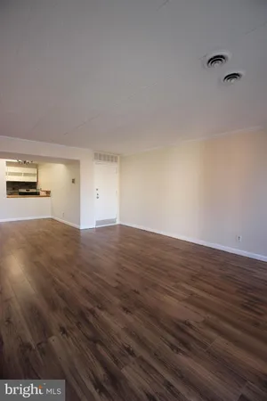 $1,900 | 5709 Indian Court, Unit 190, Alexandria, VA 22303