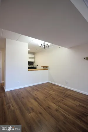 $1,900 | 5709 Indian Court, Unit 190, Alexandria, VA 22303