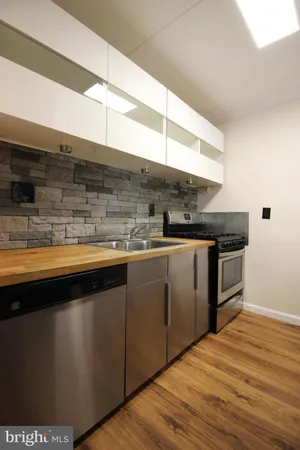 $1,900 | 5709 Indian Court, Unit 190, Alexandria, VA 22303