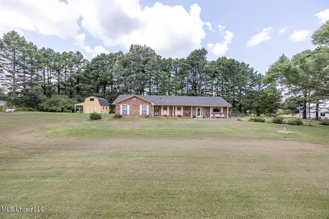 $285,000 | 2402 Highway 309, Byhalia, MS 38611
