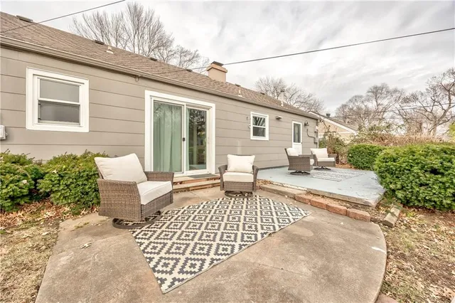 $285,000 | 7605 Rainbow Drive, Prairie Village, KS 66208