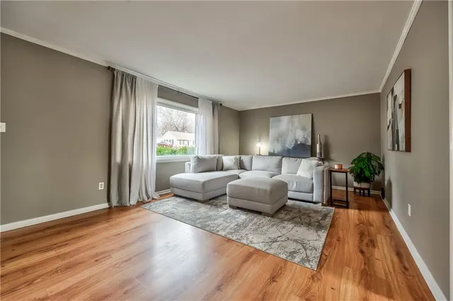 $285,000 | 7605 Rainbow Drive, Prairie Village, KS 66208