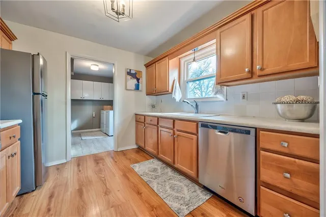 $285,000 | 7605 Rainbow Drive, Prairie Village, KS 66208