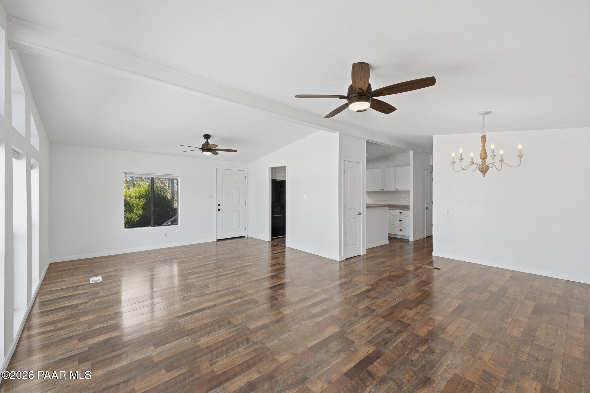 1853 Ridgeview Road Prescott, AZ 86301 - Photo 9 of 39 LIVING ROOM