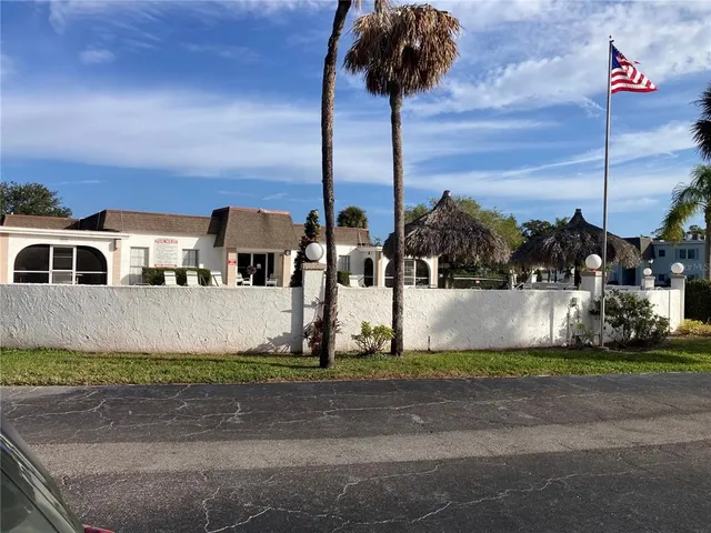 $1,950 | 391 South McMullen Booth Road, Unit 7, Clearwater, FL 33759