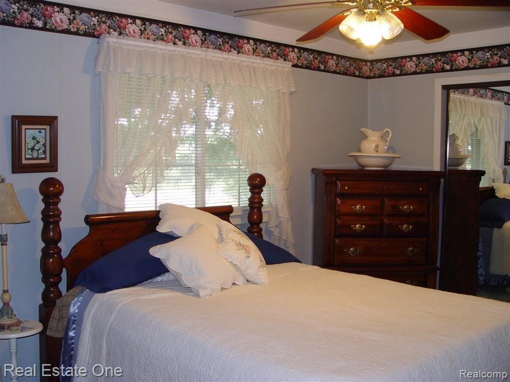 2711 North Burkhart Road Howell, MI 48855 - Photo 20 of 27 DSC06338.JPG