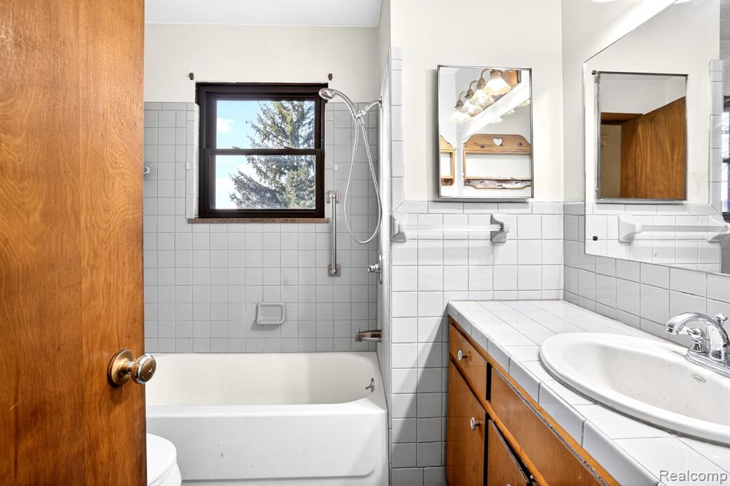 1397 North Seymour Road Flushing, MI 48433 - Photo 21 of 35 Gallery Image 21