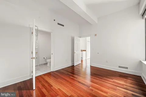 $225,000 | 1500 Chestnut Street, Unit 18I, Philadelphia, PA 19102