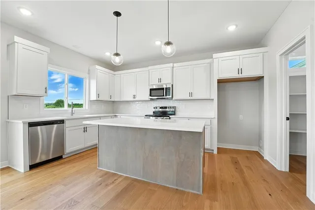 $519,950 | 1933 Southwest Merryman Drive, Lee's Summit, MO 64082