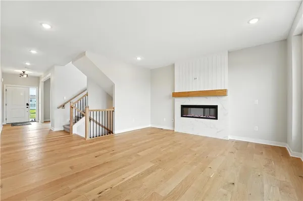 $539,950 | 1933 Southwest Merryman Drive, Lee's Summit, MO 64082