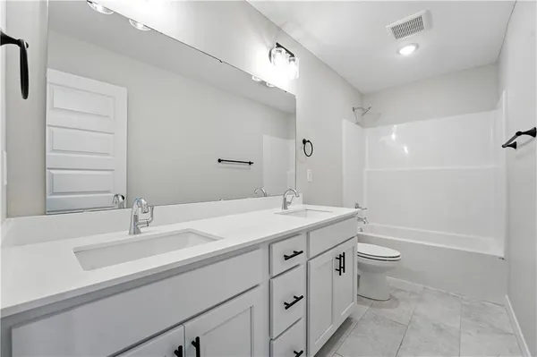 $539,950 | 1933 Southwest Merryman Drive, Lee's Summit, MO 64082