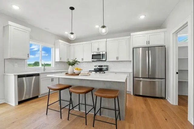 $519,950 | 1933 Southwest Merryman Drive, Lee's Summit, MO 64082