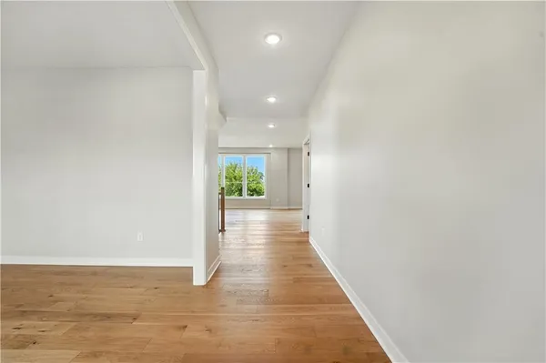 $539,950 | 1933 Southwest Merryman Drive, Lee's Summit, MO 64082