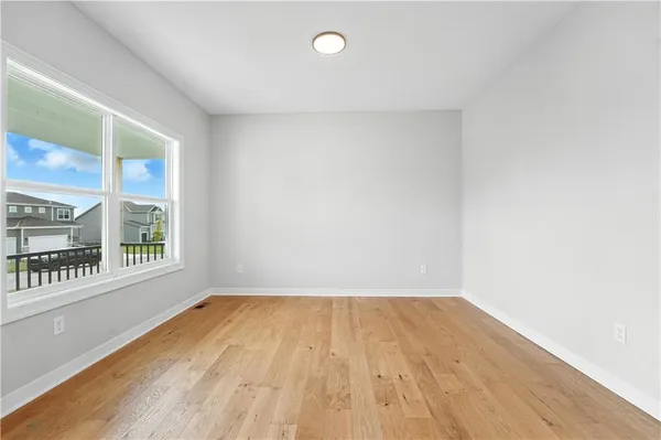 $539,950 | 1933 Southwest Merryman Drive, Lee's Summit, MO 64082