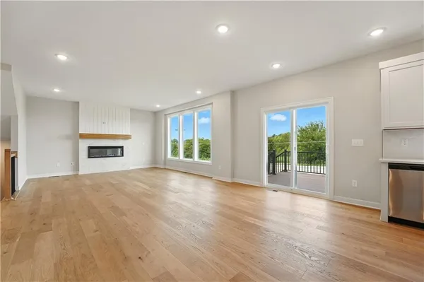 $539,950 | 1933 Southwest Merryman Drive, Lee's Summit, MO 64082