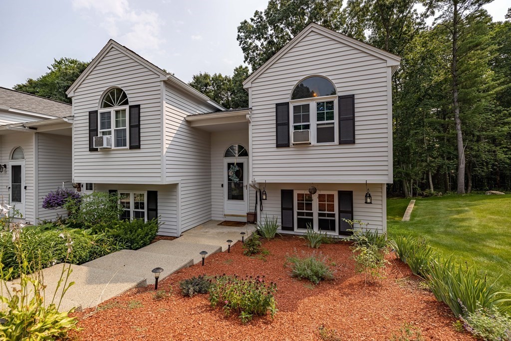 97 Riverview Place, Unit E Southbridge, MA 01550 - Photo 2 of 29