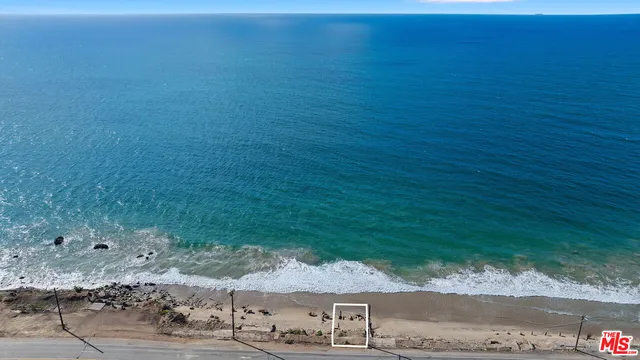 a view of a water area with an ocean view