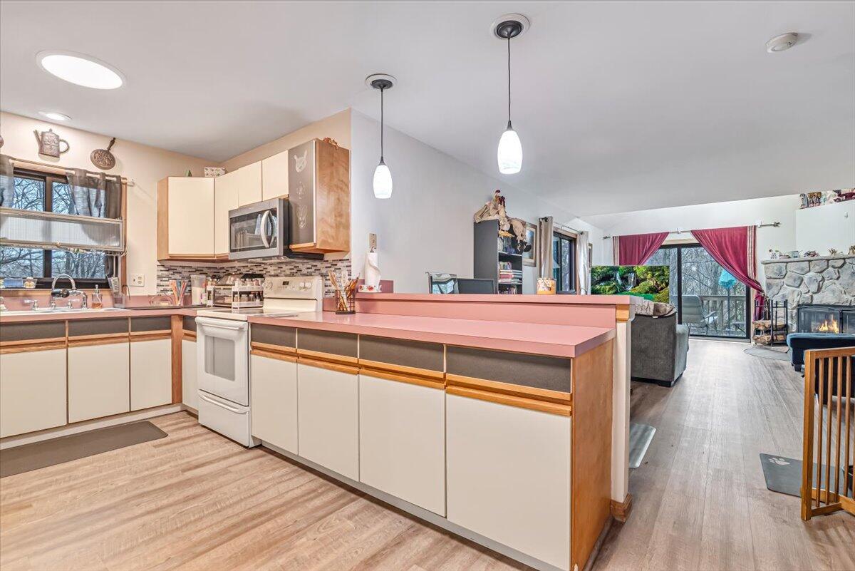 232 Image Drive Scotrun, PA 18355 - Photo 13 of 44 08-Photo Apr 26 2025, 9 16 12 AM