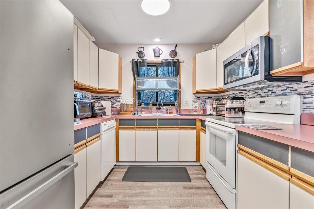 232 Image Drive Scotrun, PA 18355 - Photo 14 of 44 09-Photo Apr 26 2025, 9 16 40 AM