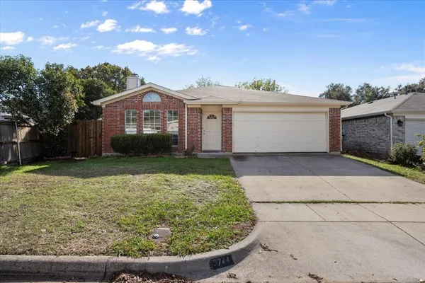 $325,000 | 3744 Chaddybrook Lane, Fort Worth, TX 76137