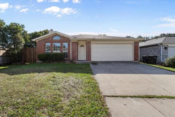 $325,000 | 3744 Chaddybrook Lane, Fort Worth, TX 76137