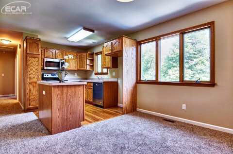6497 Lapeer Road Burton, MI 48509 - Photo 14 of 39 20444937-13.JPG