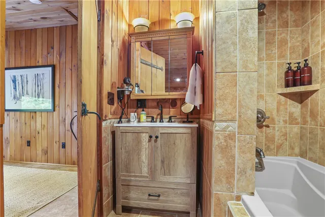 $2,495,000 | 5561 Logan Lane, Canandaigua Town, NY 14424