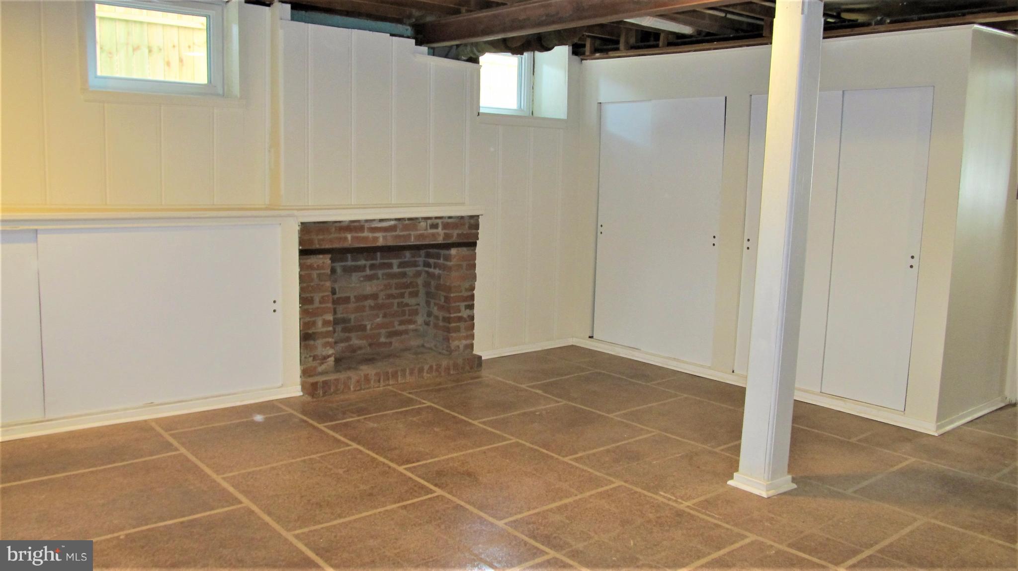 926 Elm Ridge Avenue Baltimore, MD 21229 - Photo 14 of 21 Decorative FP in Family Room!
