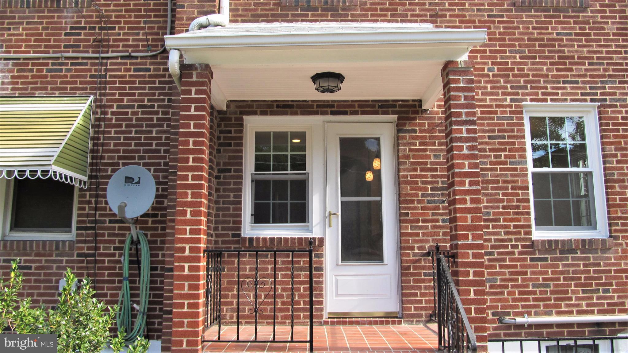 926 Elm Ridge Avenue Baltimore, MD 21229 - Photo 18 of 21 Covered rear porch!