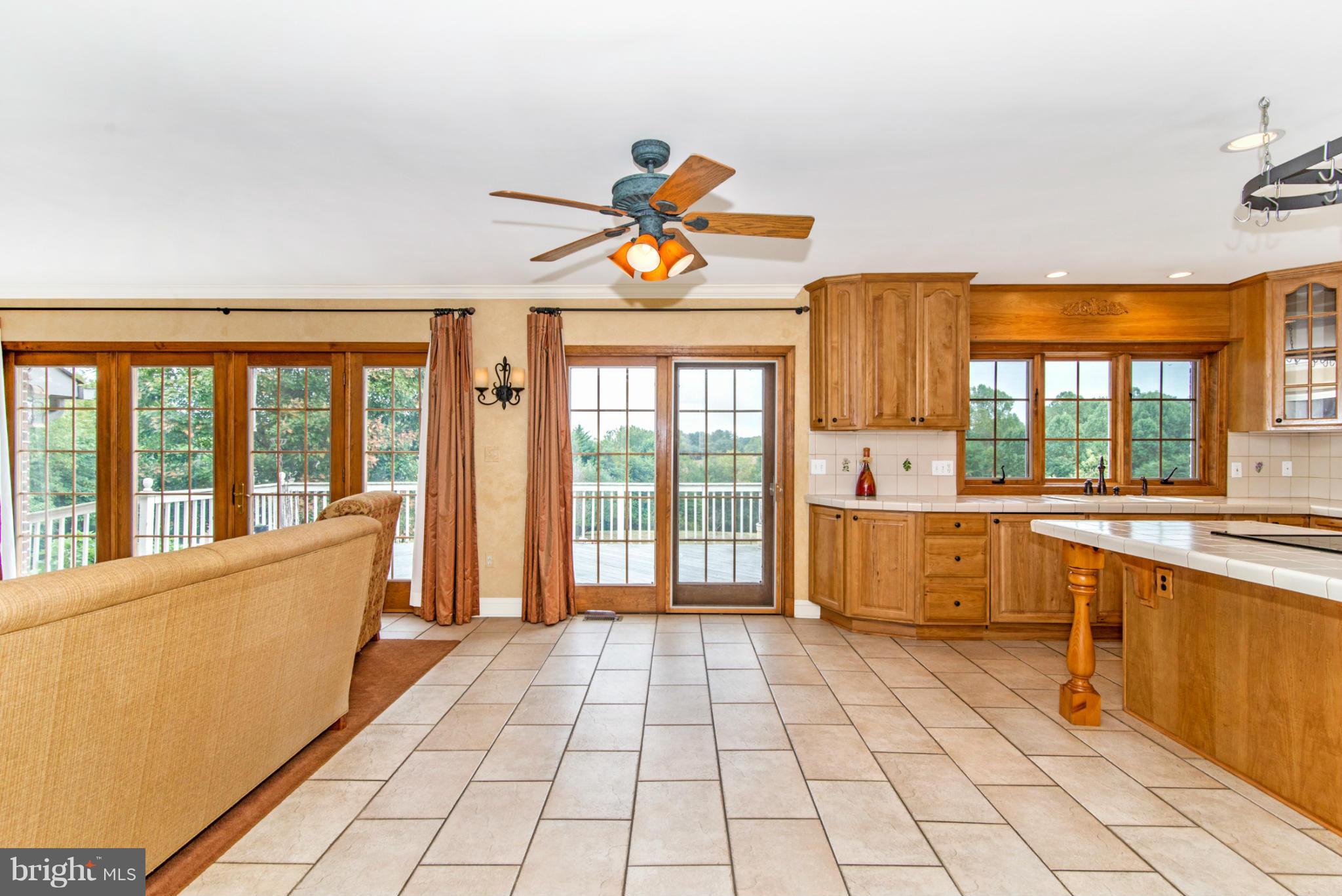 24705 Halterman Road Gaithersburg, MD 20882 - Photo 4 of 29 Kitchen