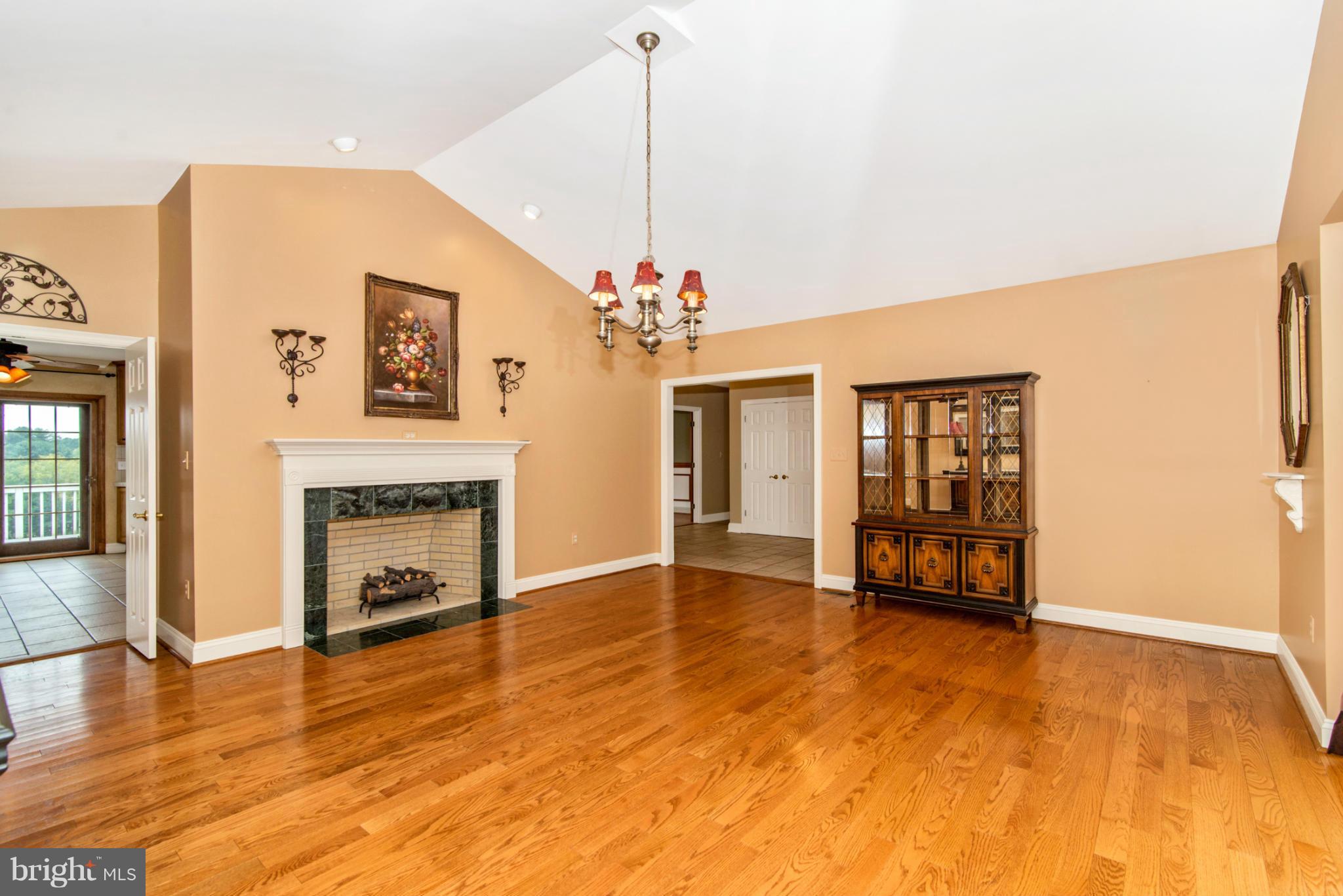 24705 Halterman Road Gaithersburg, MD 20882 - Photo 8 of 29 Dining Room