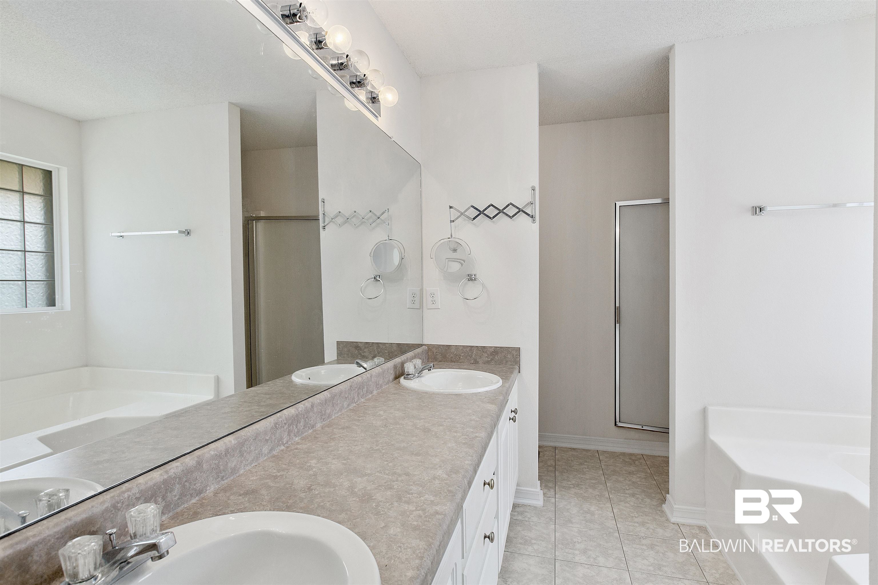 133 Kemper Lane Fairhope, AL 36532 - Photo 14 of 27 Primary Bath