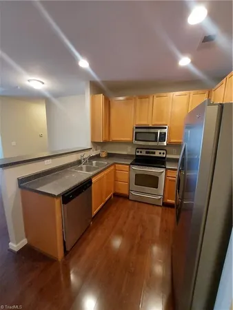 $1,300 | 7108 West Friendly Avenue, Greensboro, NC 27410