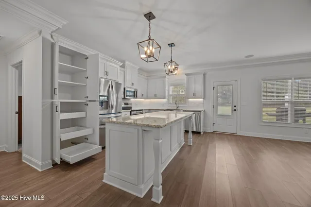 $395,000 | 2927 Avon Road, Greenville, NC 27858