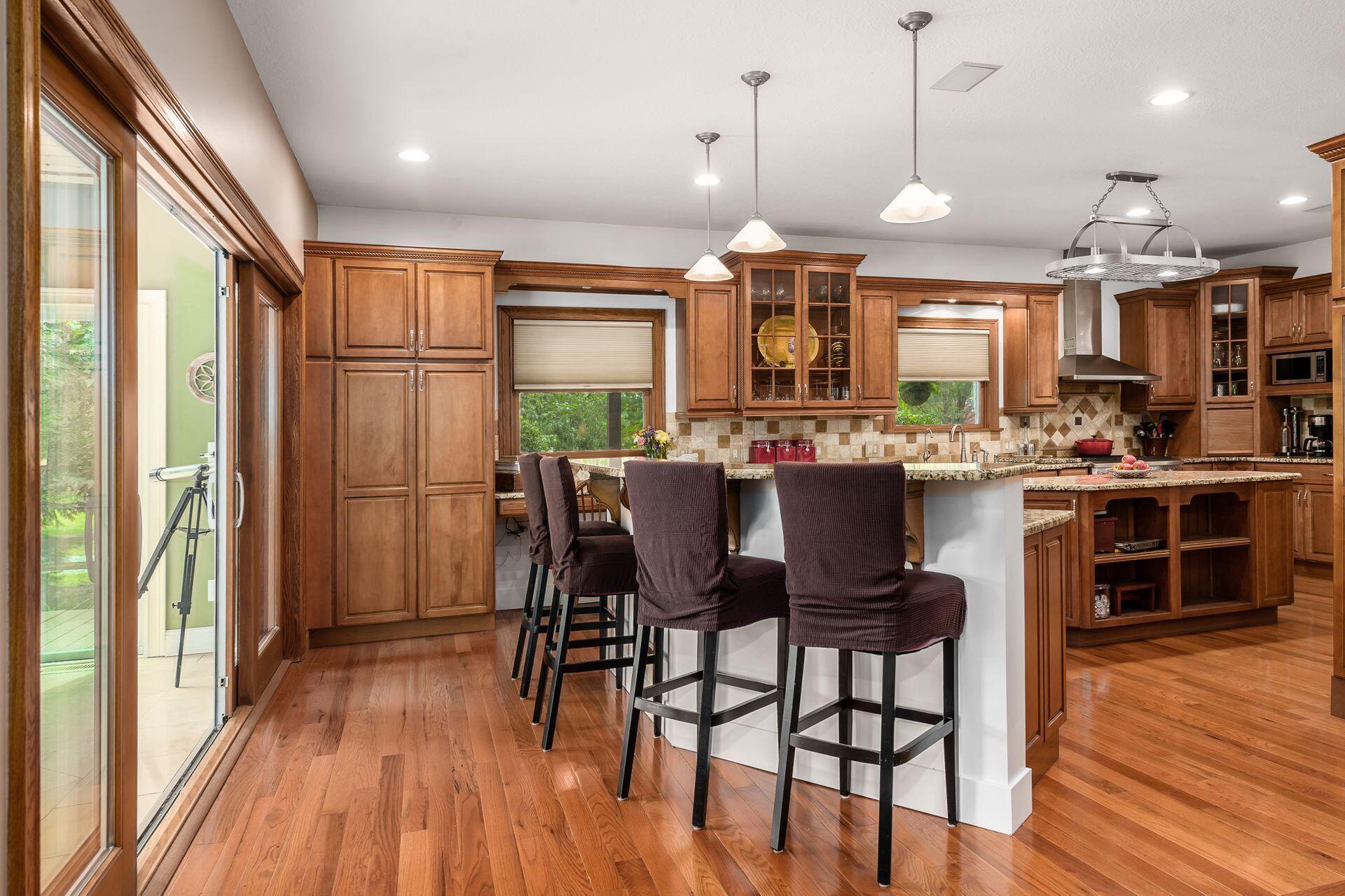 4720 Refugee Road Baltimore, OH 43105 - Photo 10 of 74 Casual Dining Area