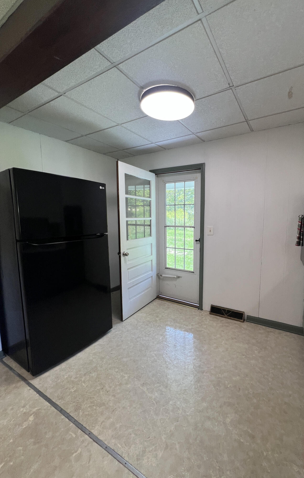 2827 Max Creek Road Hiwassee, VA 24347 - Photo 22 of 35 a view of empty room with a fireplace