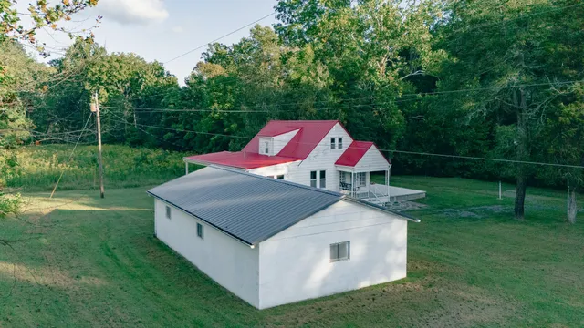 a view of a house and outdoor space