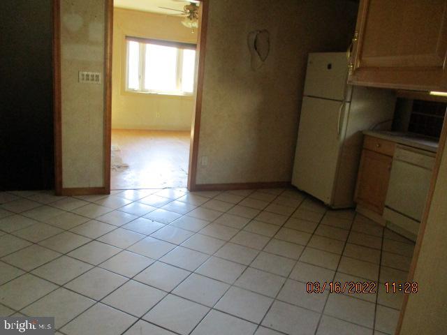 271 Monroe Street Bristol, PA 19007 - Photo 18 of 20