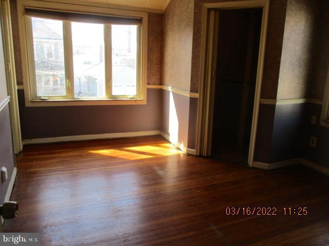 271 Monroe Street Bristol, PA 19007 - Photo 8 of 20